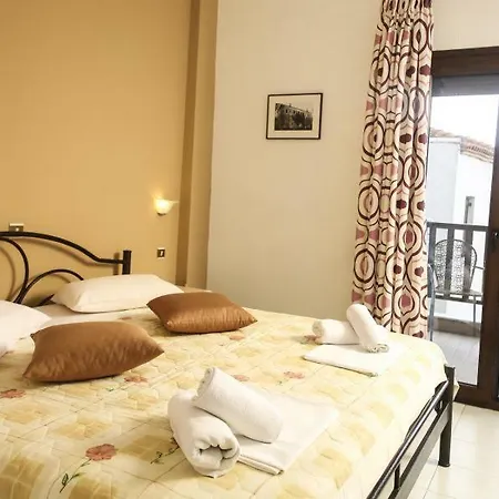 Yannis Apartments Afytos Exterior photo