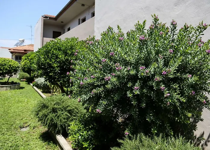 Yannis Apartments